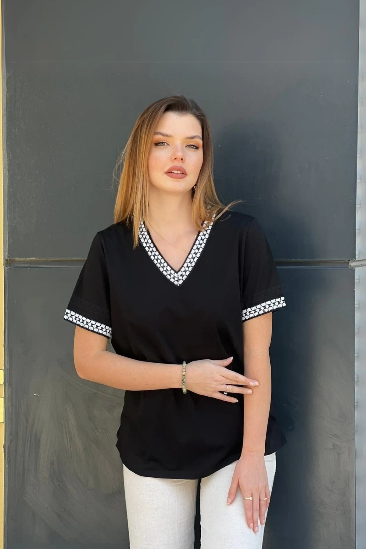 Yakası Ve Kolları Örme Şeritli Bluz