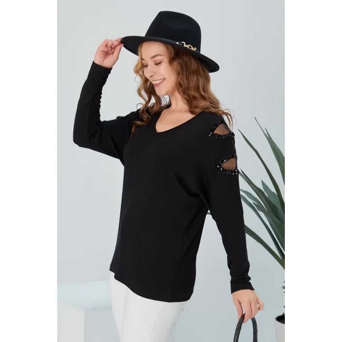 Kolları Pullu Pencereli Bluz