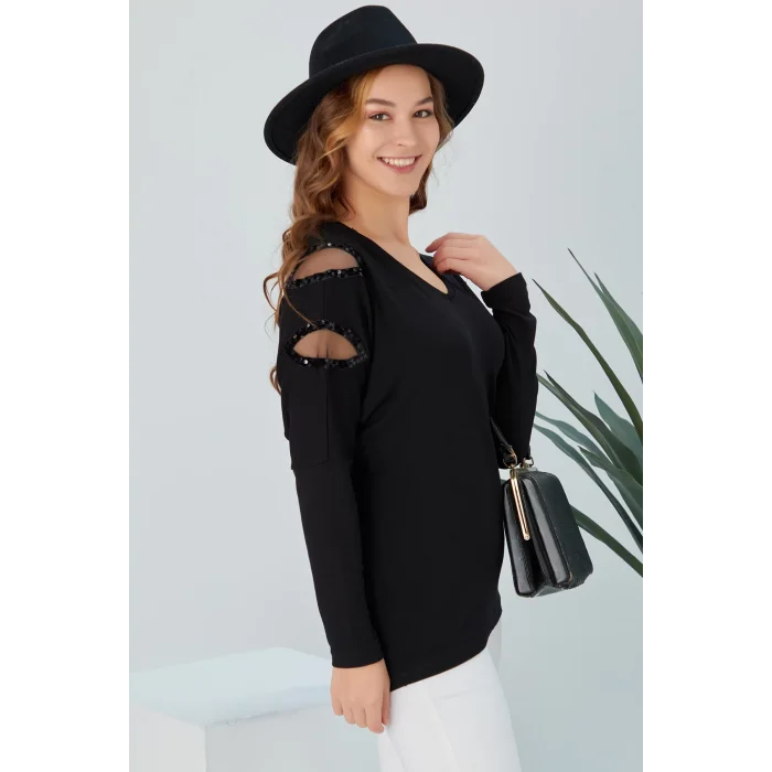 Kolları Pullu Pencereli Bluz