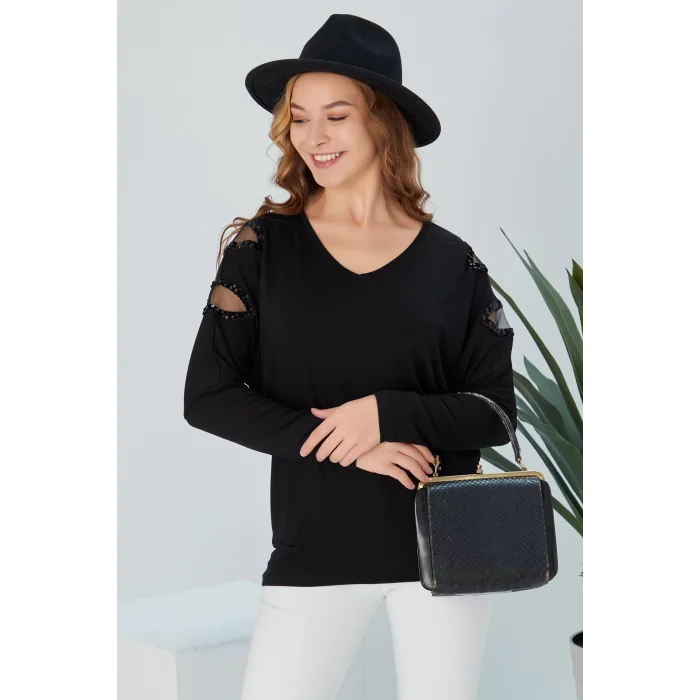 Kolları Pullu Pencereli Bluz