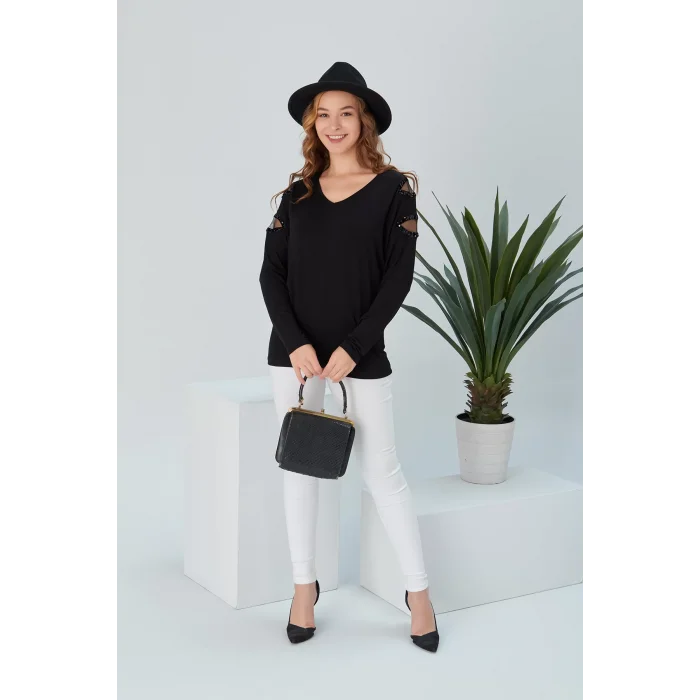 Kolları Pullu Pencereli Bluz