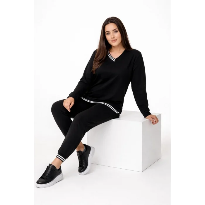 Yakası Örme Şeritli Yırtmaçlı Takım