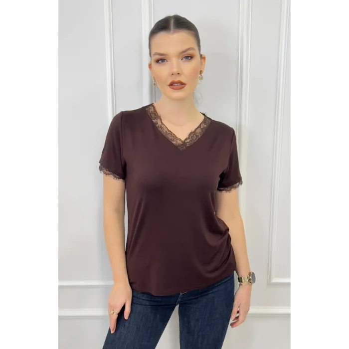 Yakası Ve Kolları Dantelli Bluz