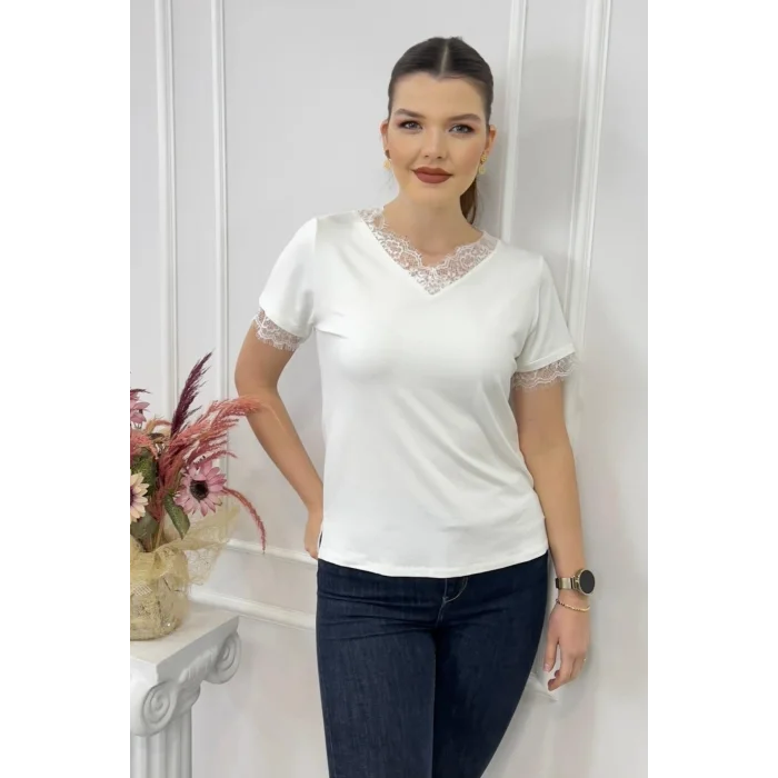 Yakası Ve Kolları Dantelli Bluz