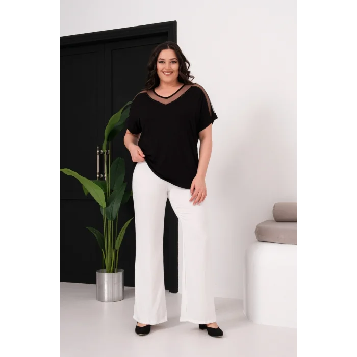 Yakası Ve Omuz Tül Detaylı Bluz