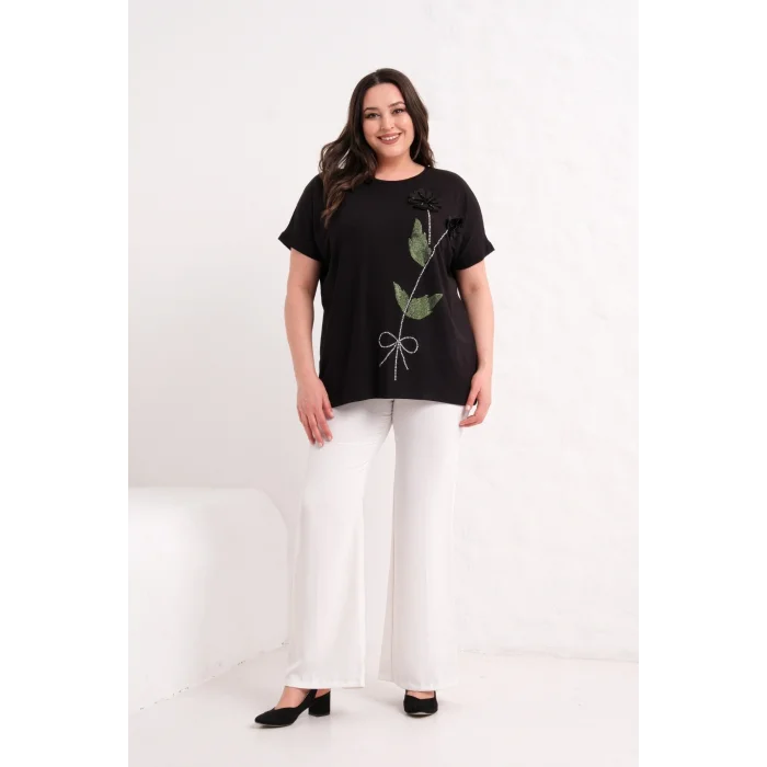 Çiçek Aplikeli Taş Baskılı Bluz