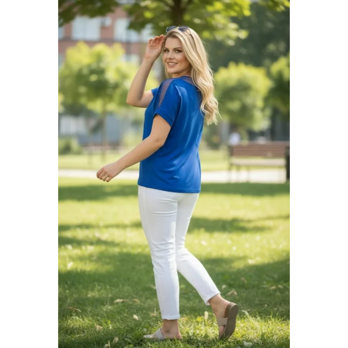 Yakası Ve Omuz Tül Detaylı Bluz