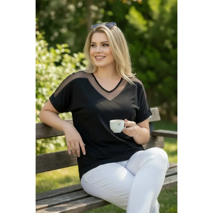 Yakası Ve Omuz Tül Detaylı Bluz