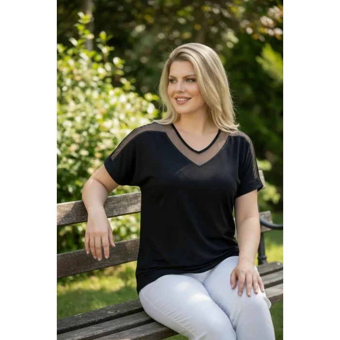 Yakası Ve Omuz Tül Detaylı Bluz