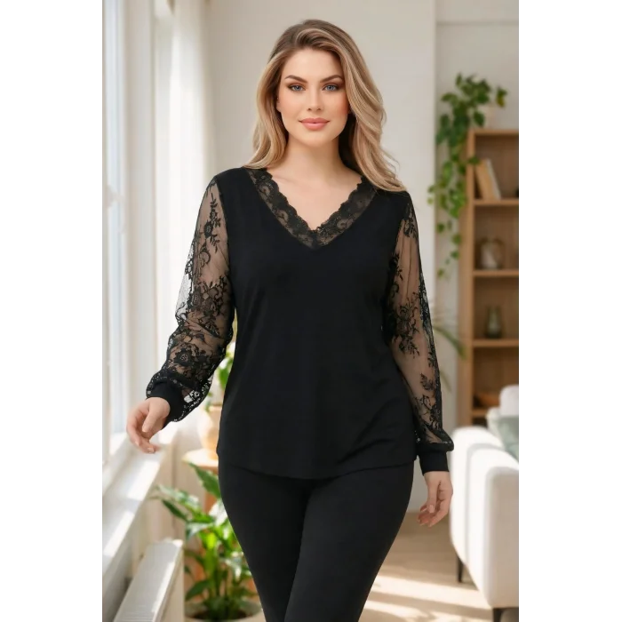 Yakası ve Kolları Dantel Bluz