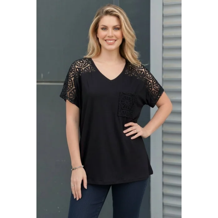 Omuzu Güpürlü Cepli Bluz