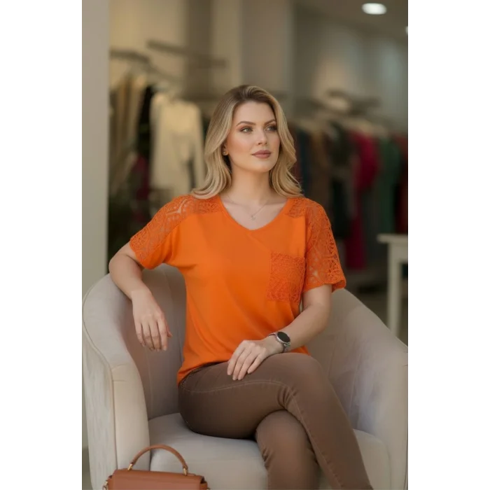 Omuzu Güpürlü Cepli Bluz