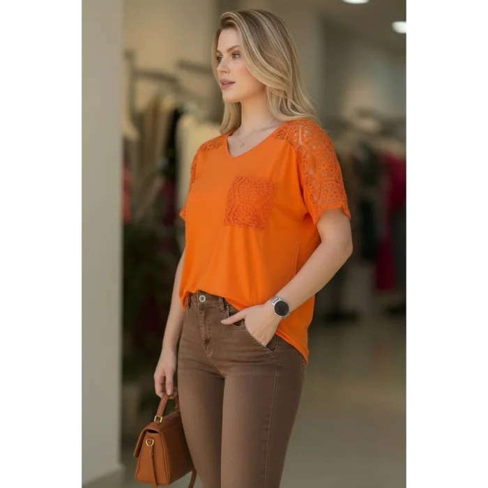 Omuzu Güpürlü Cepli Bluz