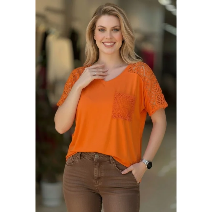 Omuzu Güpürlü Cepli Bluz