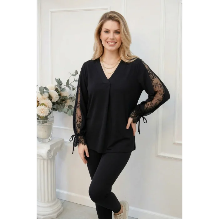 Pile Detay Kolları Dantel Bluz