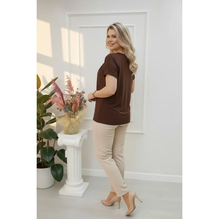 Yakası Tokalı Bluz