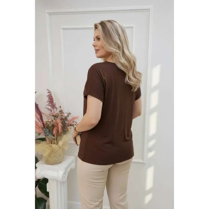 Yakası Tokalı Bluz