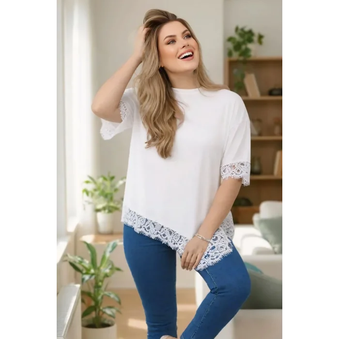 Eteği Asimetrik Dantelli Bluz