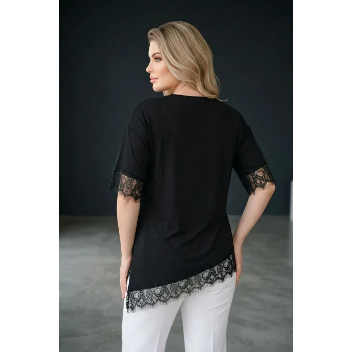 Eteği Asimetrik Dantelli Bluz