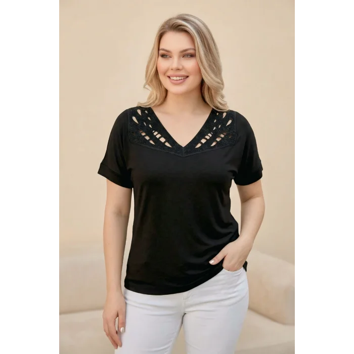 Yakası Lazer Kesim Taşlı Bluz