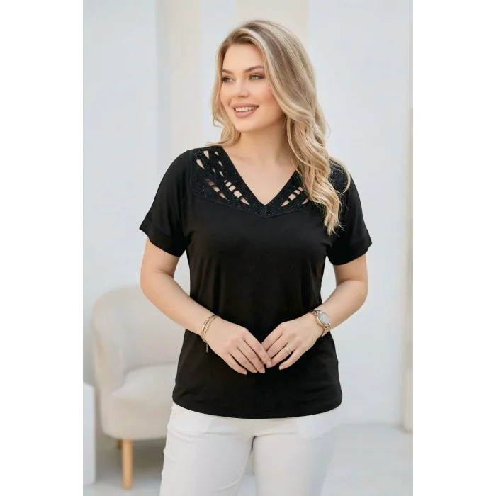 Yakası Lazer Kesim Taşlı Bluz