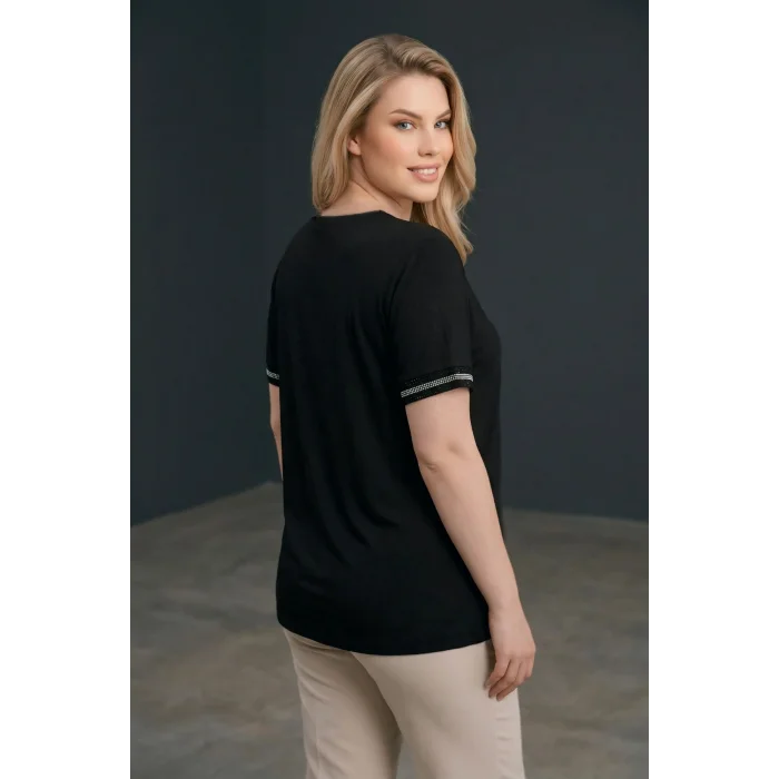 Yakası ve Kolları Taş Baskılı Bluz