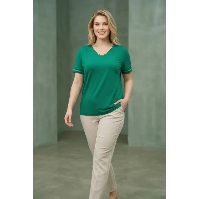 Yakası ve Kolları Taş Baskılı Bluz