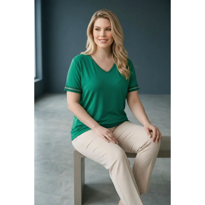 Yakası ve Kolları Taş Baskılı Bluz