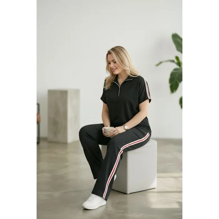 Yakası Fermuarlı Şeritli Takım