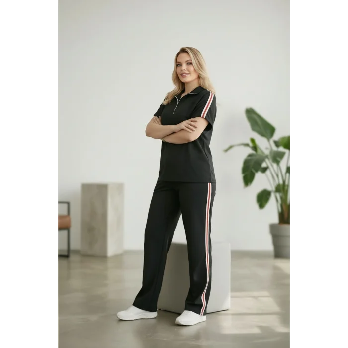 Yakası Fermuarlı Şeritli Takım