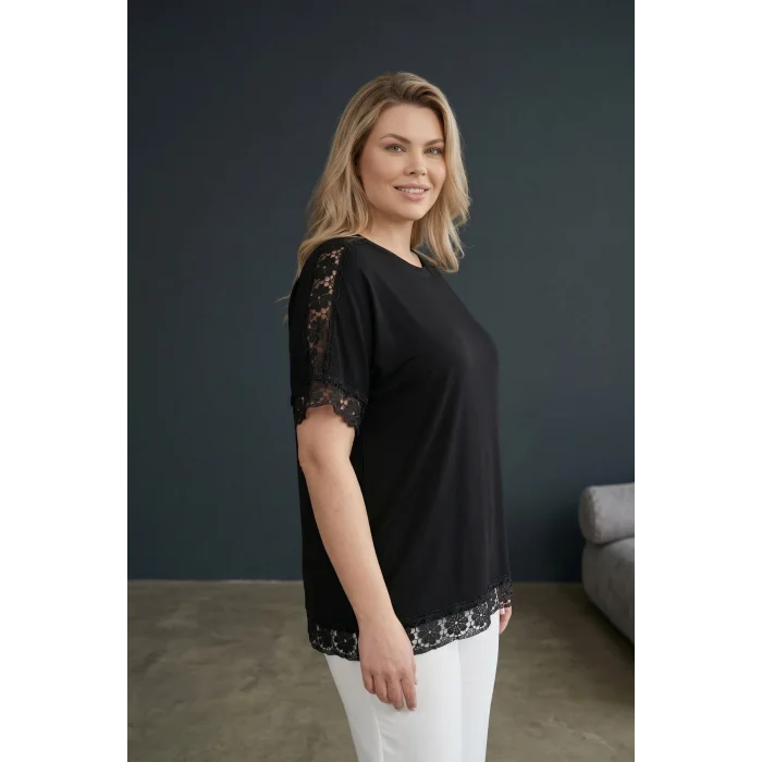 Kolları Eteği Dantelli Bluz