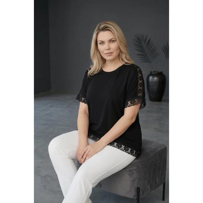 Kolları Eteği Dantelli Bluz