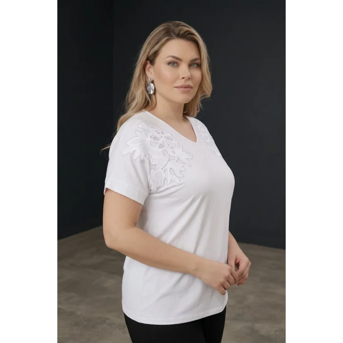 Omuz Nakışlı Taş Detaylı Bluz