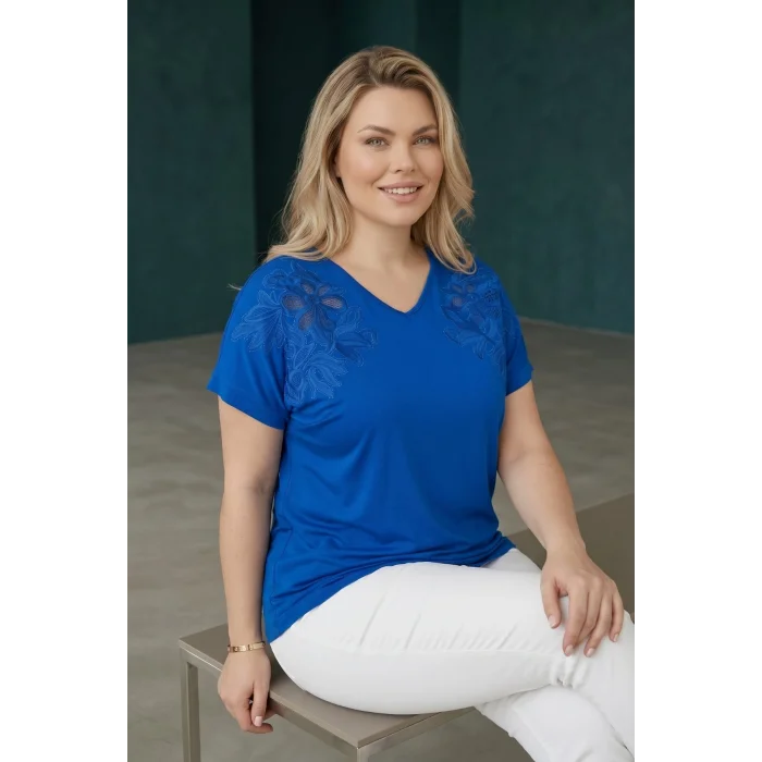 Omuz Nakışlı Taş Detaylı Bluz