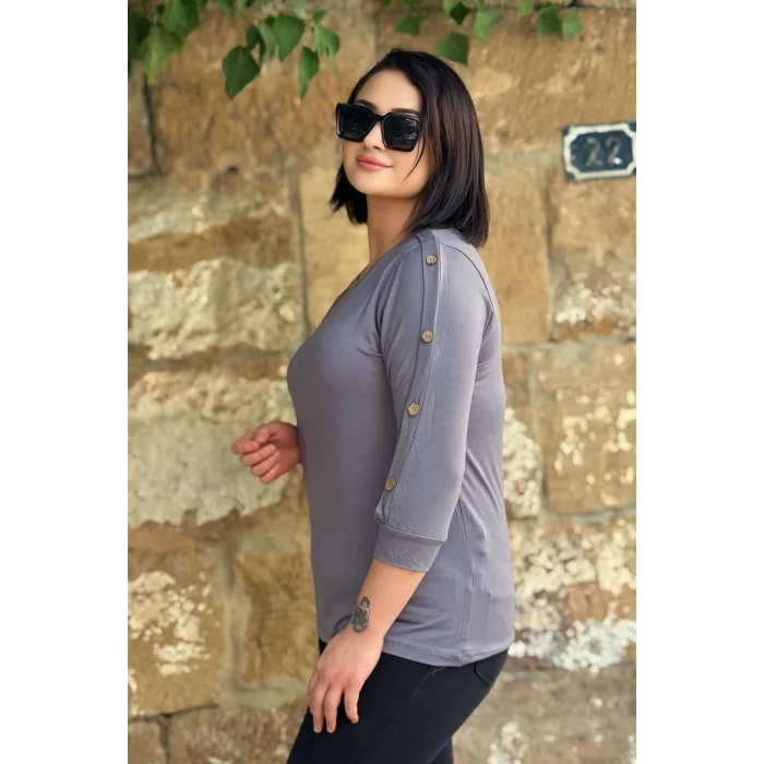 Kolları Düğme Detaylı Bluz