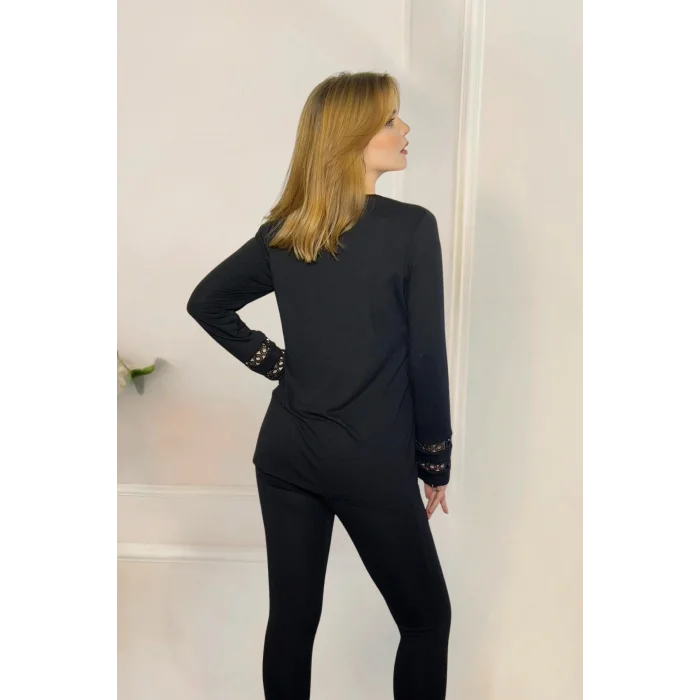 Omuz ve Kolları Güpür Detaylı Bluz