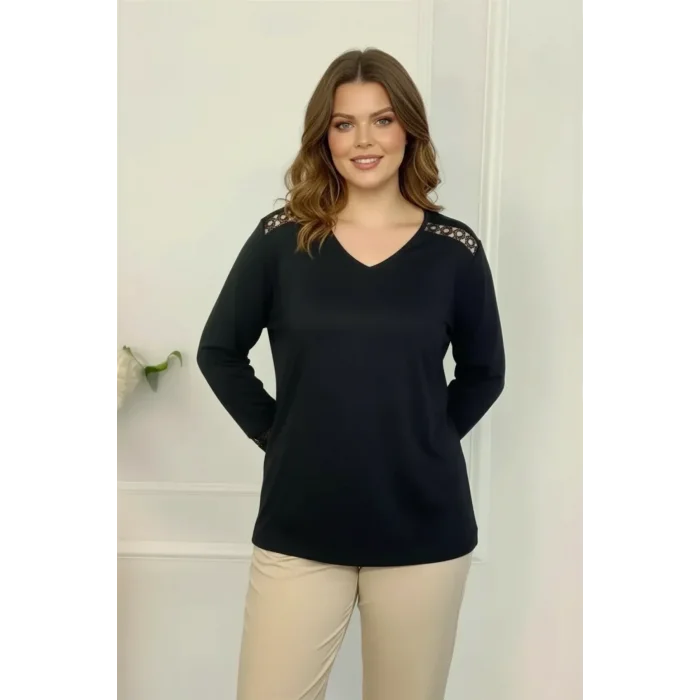Omuz ve Kolları Güpür Detaylı Bluz