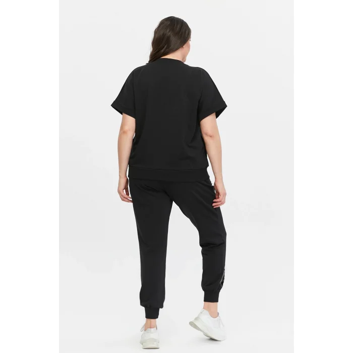 Omuz ve Paça Lazer Kesimli Takım