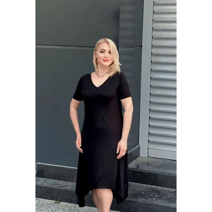 Sırtı Kanat Aplikeli Zincirli Elbise