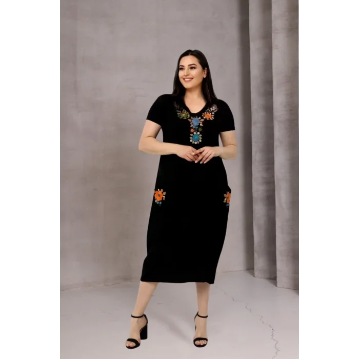 Yakası Cepleri Çiçek Nakışlı Elbise