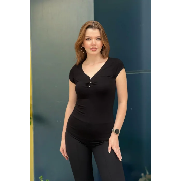 Yakası Düğme Detaylı Bluz