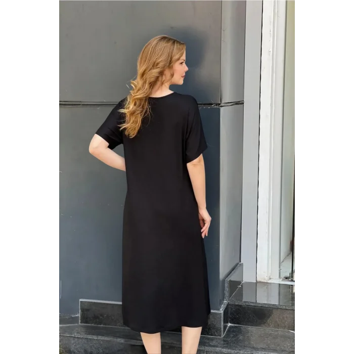 Yakası Güpür Yırtmaçlı Elbise