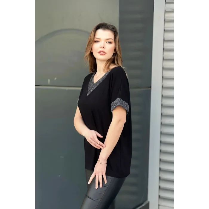 Yakası Kolları Sim Detaylı Bluz