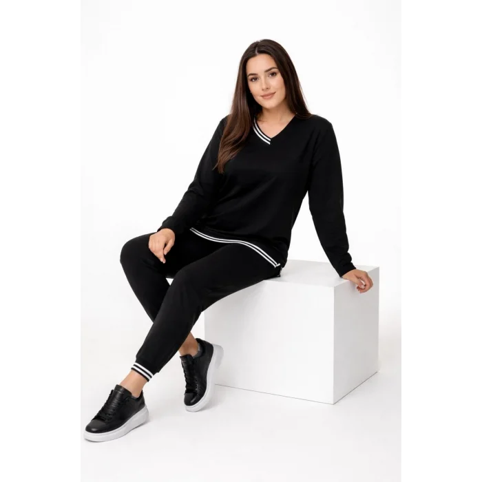 Yakası Örme Şeritli Yırtmaçlı Takım