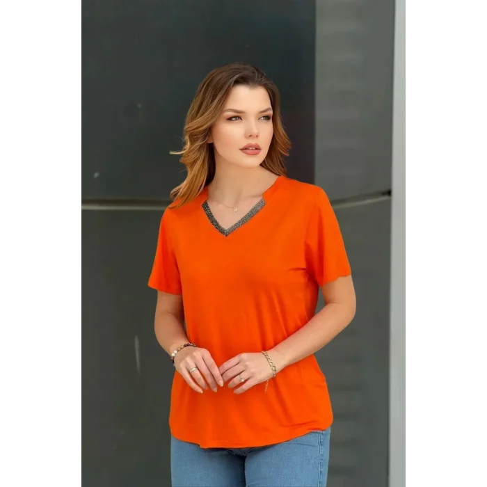 Yakası Sim Detaylı Bluz