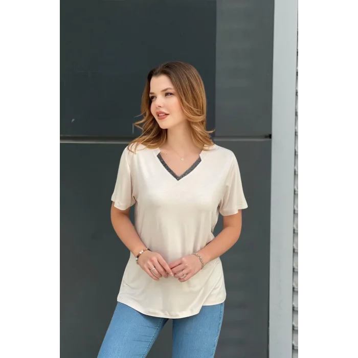 Yakası Sim Detaylı Bluz