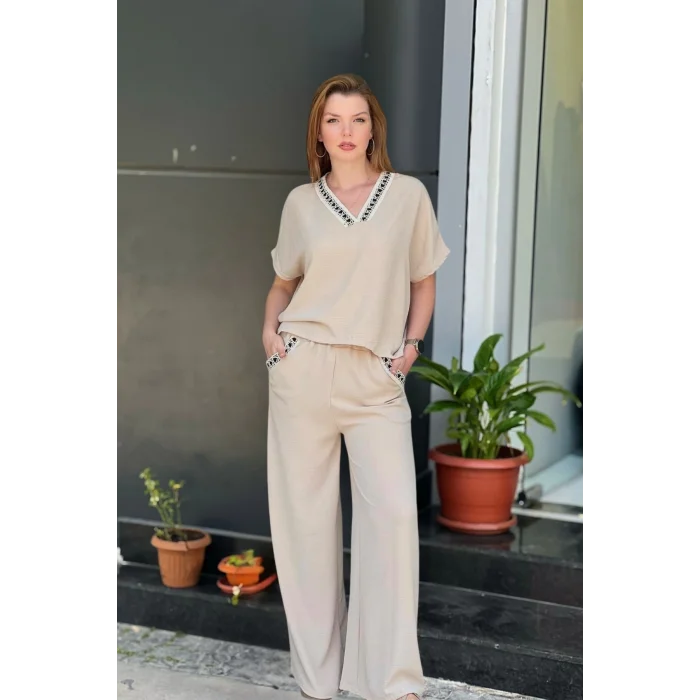 Yakası ve Cebi Örme Şerit Detaylı Takım