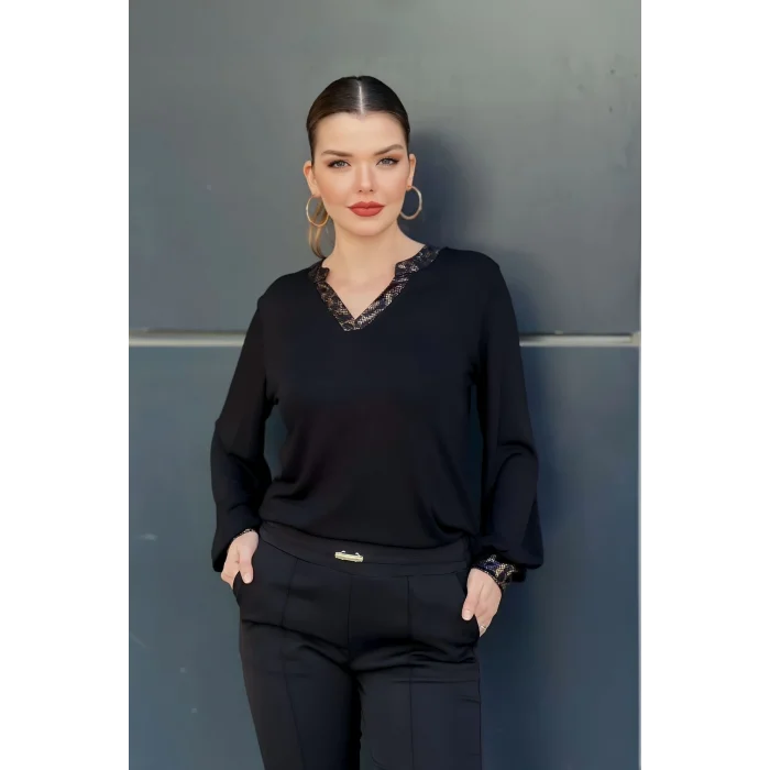 Yakası Ve Kol Uçları Leopar Desenli Bluz