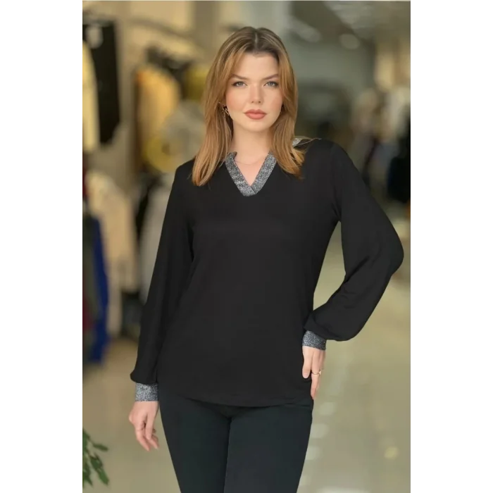 Yakası Ve Kol Uçları Simli Bluz