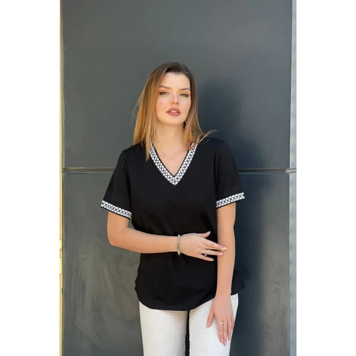 Yakası Ve Kolları Örme Şeritli Bluz